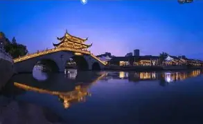 星空体育官网-法甲球迷追打球员视频