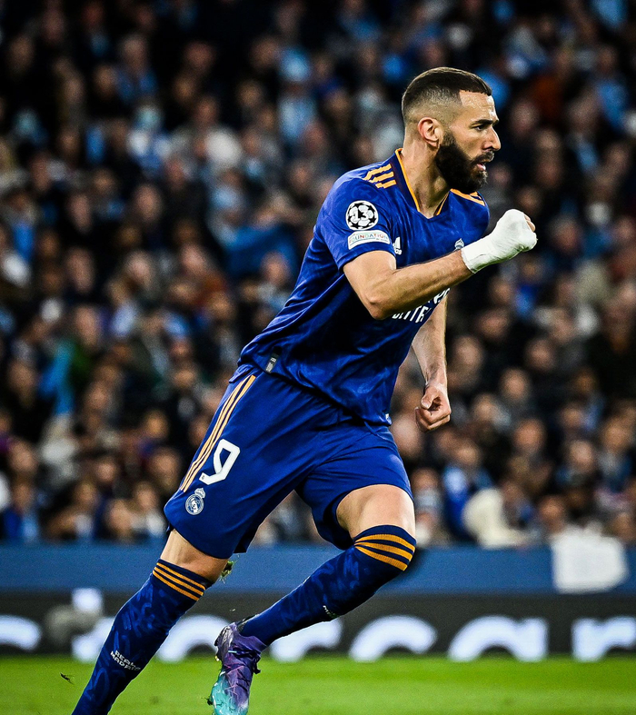 xingkong-包含里程碑夜！门兴格拉德巴赫手感冰凉，欧篮联关键时刻刷纪录，悬念犹存，赛程密集仍需轮换的词条