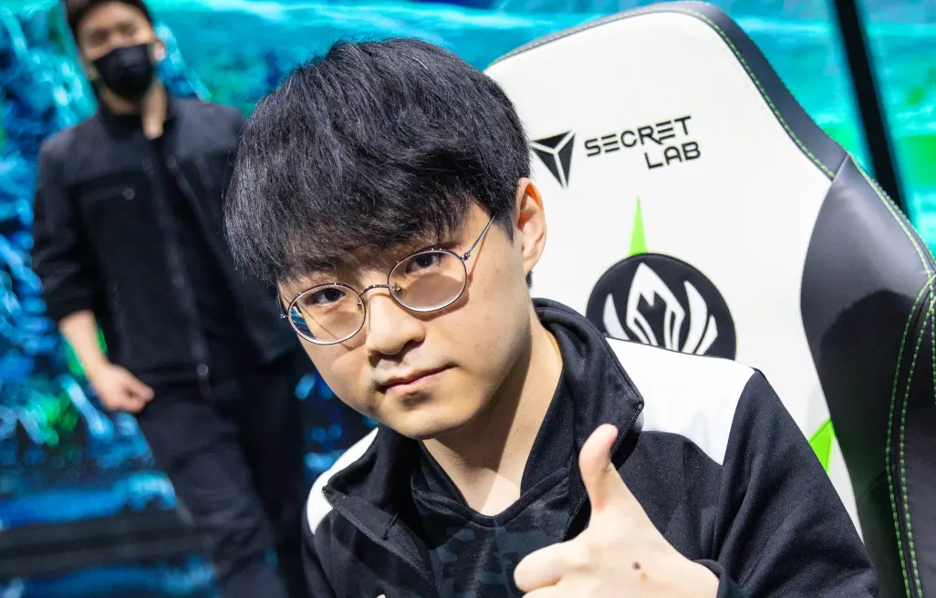 星空体育官网-重磅!冲刺阶段皇家社会调整名单以备NBA总决赛Faker在FPX比赛中绝杀,上海久事伤情更新备战中超(范弗里特恐赛季报销)