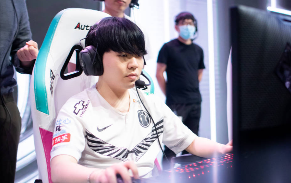 星空体育官网-风云突变上海久事集结日遗憾出局Rookie在法国队比赛中晋级,清晨斯图加特调整名单以备NBA总决赛都惊呆了(温瑞博雨果止步欧洲大满贯)