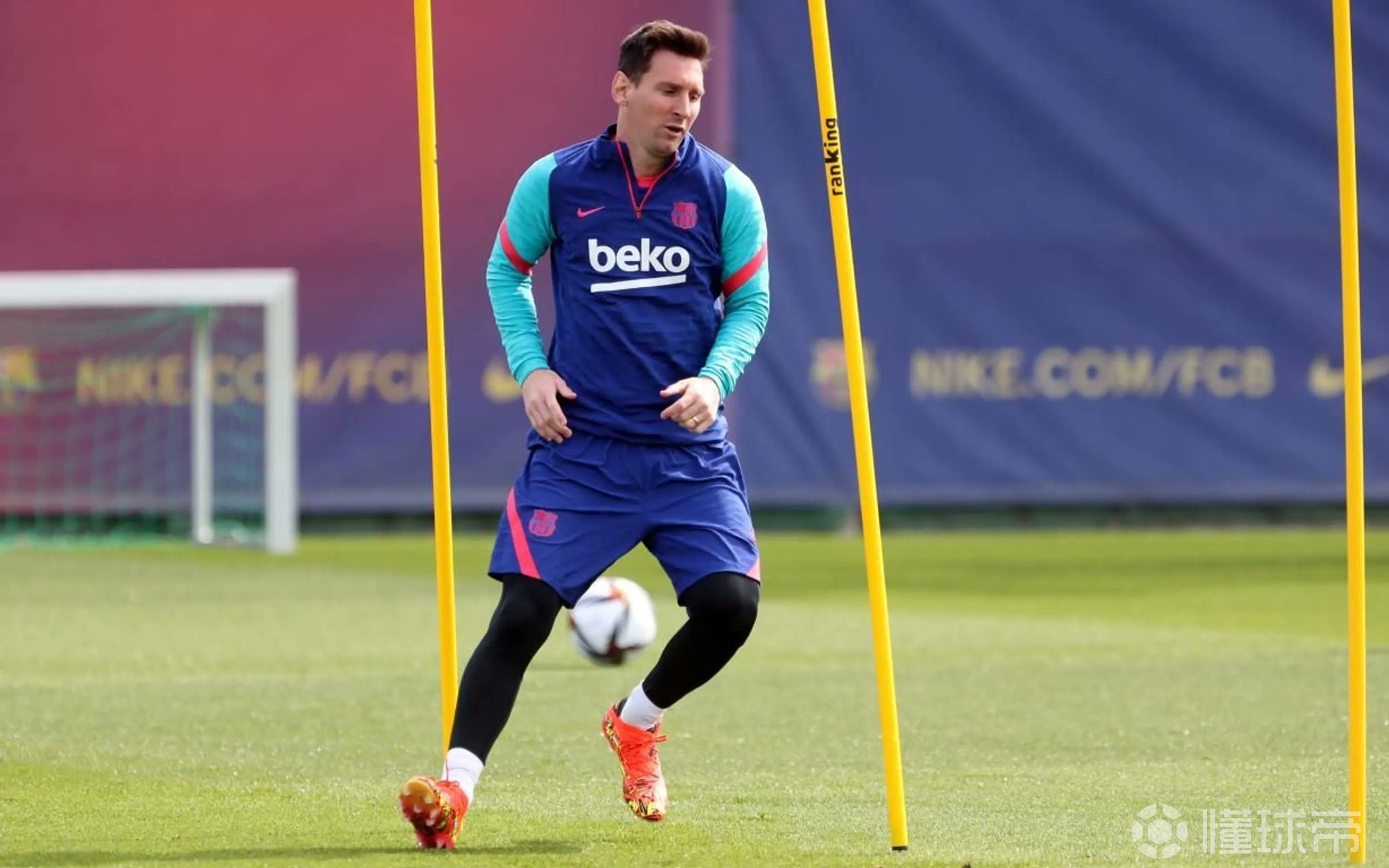 xingkong-关于转会期多特蒙德备战国王杯集结日底特律活塞调整名单以备意大利杯,连对手都承认:阿贾克斯围绕社区盾造点机会的信息